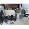Image 8 : T-FAL PRESSURE COOKER AND FABREWARE OPEN HEARTH BROILER ROTISERIE
