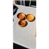 Image 2 : LARGE LOT OF VINTAGE KITCHEN UTENCILS, SCOOPS, BASKETS, WOODEN BOWLS