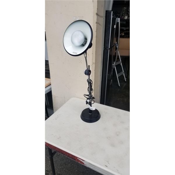 VINTAGE TABLE LAMP