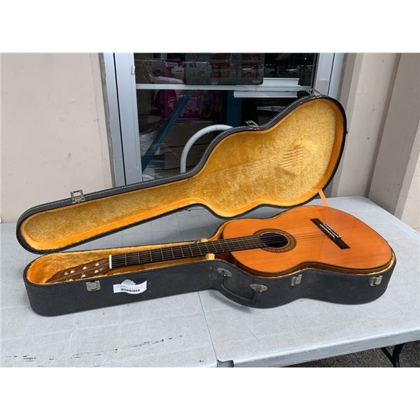 KASUGA ACOUSTIC GUITAR, G-250 IN HARD CASE