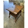 Image 1 : VILLAS MAPLE LIFT STORAGE END TABLE
