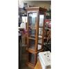 Image 1 : OAK ILLUMINATED CABINET W/ GLASS SHELVES, APPROX 6FT