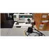 Image 1 : ELECTRONIC SINGER SEWING MACHINE #9020 IN ORIGINAL BOX