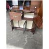 Image 2 : 5 DOOR CABINET