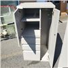 Image 2 : SQUARE BEIGE ORGANIZING SHOP CABINET, WITH KEY