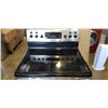 Image 2 : FRIDGIDAIR PROFESSIONAL SERIES OVEN W/ GLASS TOP 5 BURNER STOVE TOP