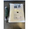 Image 2 : BRAND NEW VELVET PLUSH THROW BLANKET AND TRAVEL SIZE COMPACT UMBRELLA WITH OPEN AND CLOSE BUTTON