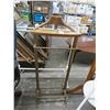 Image 1 : Vintage Cast Base Valet