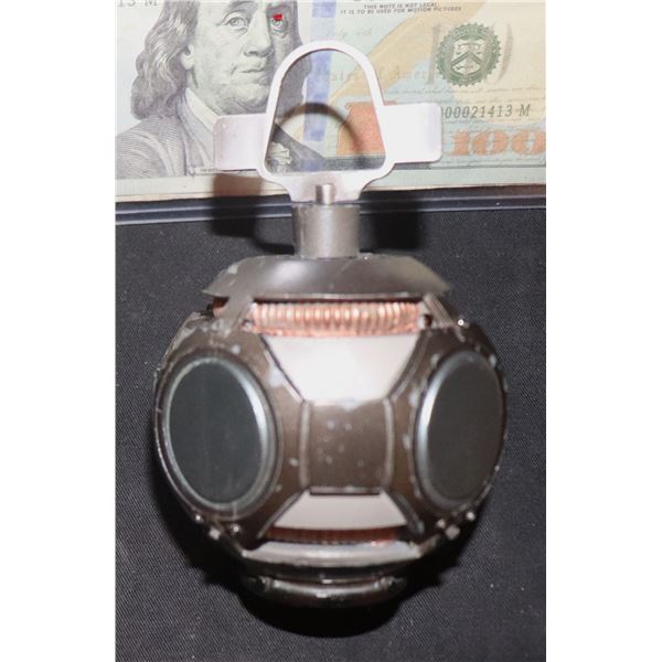 BLADE II UV GRENADE SCREEN USED STATIC VERSION