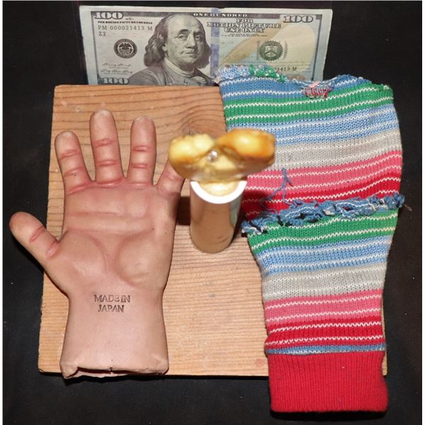 SEED OF CHUCKY SCREEN MATCHED MADE IN JAPAN HAND WITH INSERT ARM SLEEVE ON DISPLAY