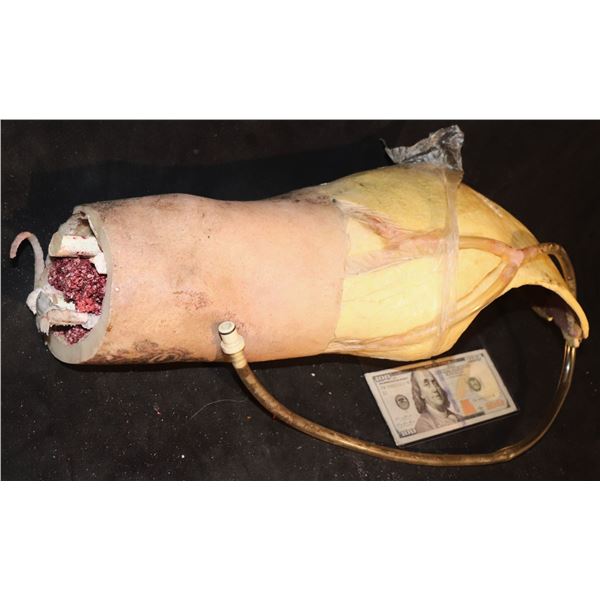 WEARABLE SEVERED LEG STUMP WITH GORE AND BLOOD RIG