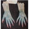 Image 2 : ALIEN SPIDER WOMAN PAIR OF HANDS C