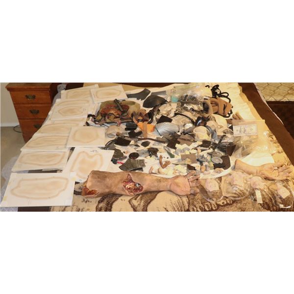 HORROR SC/FI SUPER HERO 100'S OF SMALL PROPS ZZ STARTER COLLECTION OR RESALE LOT