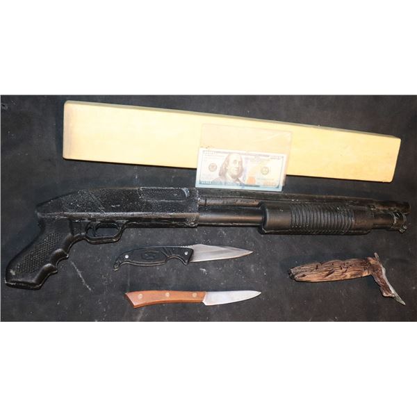 HALLOWEEN ETC SHOTGUN BOARD & OTHER STUNT WEAPONS LOT OF 5