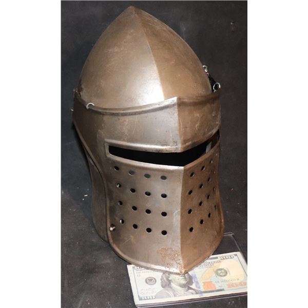 SNOW WHITE AND THE HUNTSMAN METAL KNIGHT HELMET A