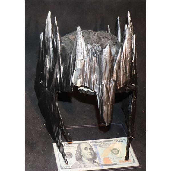 SNOW WHITE AND THE HUNTSMAN HELMET E