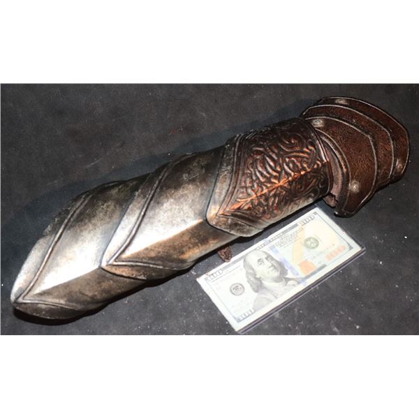 SNOW WHITE AND THE HUNTSMAN GAUNTLET