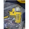Image 7 : DeWalt DCK2100P2 Flexvolt 2-Tool Combo Kit in Box