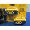 Image 3 : DeWalt DCB205-2CK 20V Max Starter Kit in Package