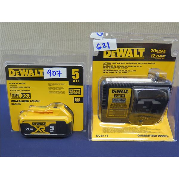 DeWalt DCB205 Lithium Ion Battery & DCB115 Charger in Package