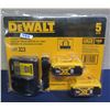 Image 1 : DeWalt DCB205-2CK 20V Max Starter Kit in Package