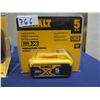 Image 3 : DeWalt DCB205 Lithium Ion Battery & DCB115 Charger in Package