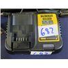 Image 3 : DeWalt DCB205 Lithium Ion Battery, DCB112 Charger & Carry Case