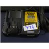Image 3 : DeWalt DCB205 Lithium Ion Battery, DCB112 Charger & Carry Case