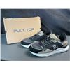 Image 1 : Lot of 1 Pair of Pull Top Urban Sneakers -Size 7 - Brand New in Box!