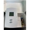 Image 3 : Lot of 1 Honeywell Home PRO 1000 Thermostat (Non-Programmable) - New