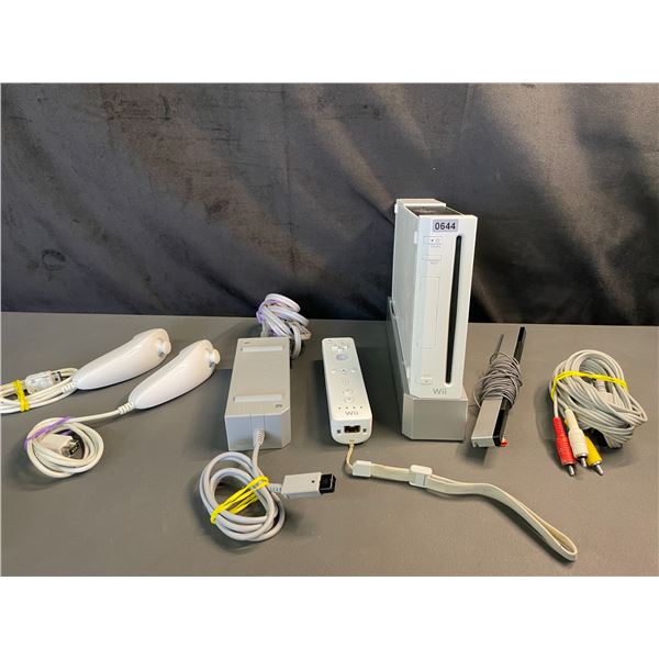 Lot of 1 Nintendo Wii Console with Cords, Controllers & Sensor Bar - Used (Powers On)