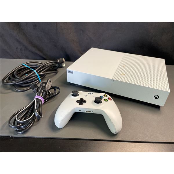 Lot of 1 Xbox One S Video Game Console - Used - WORKS - With Controller + Cords!