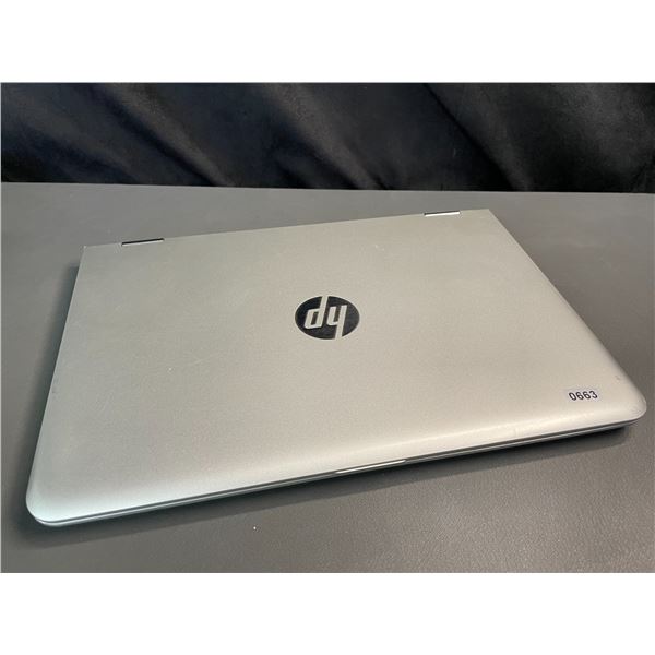 Lot of 1 HP Laptop - Used - Starts Up (See Description*)