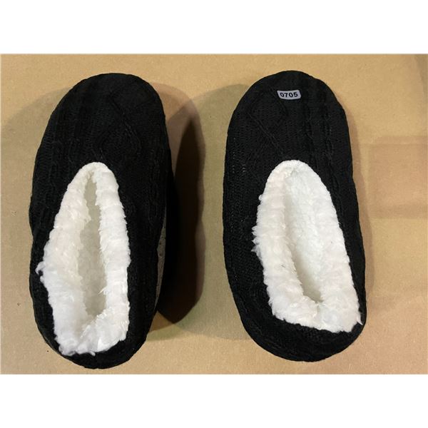 Lot of 2 Pairs of Women's Fuzzy Slippers - Size 5/6 - Brand New!