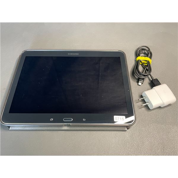 Lot of 1 Samsung Galaxy Tablet - Used - Includes Charger