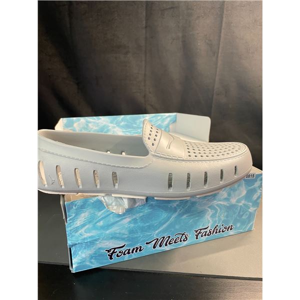 Lot of 1 Pair of Floafers Foam Loafers - Size 10 - Brand New