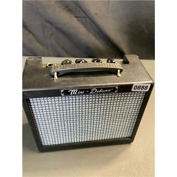 Lot of 1 Fender MD-20 Mini Deluxe Amp - Used