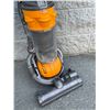 Image 3 : Lot of 1 Upright Dyson Vacuum - Used