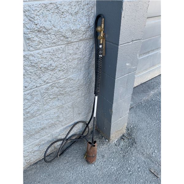 Lot of 1 Large 500,000 BTU Propane Torch/Outdoor Blaze Torch - Used