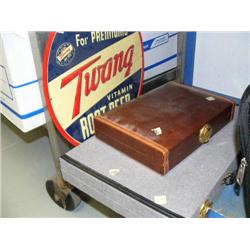 Lot of: vintage Twang Root Beer sign, 2 backgammon games (165)