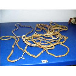 Lot of old trade beads (33)