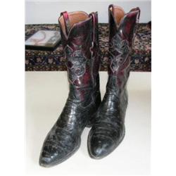 Pair of cowboy boots (165)