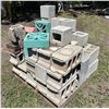 Image 2 : LARGE LOT OF CINDER BLOCKS