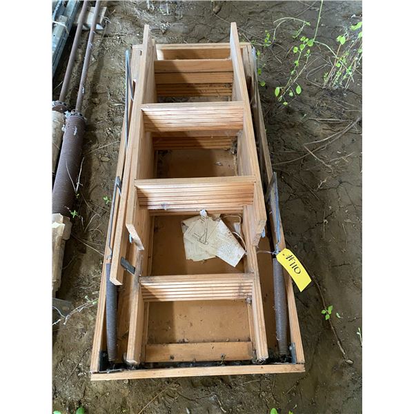 Folding down step ladder