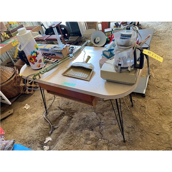 Table c/w steel legs