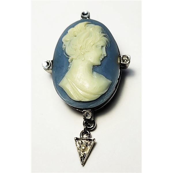 21)  SILVER TONE WEDGEWOOD REPLICA OVAL BLUE TONE