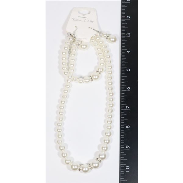 NEW FAUX PEARL NECKLACE, BRACELET AND