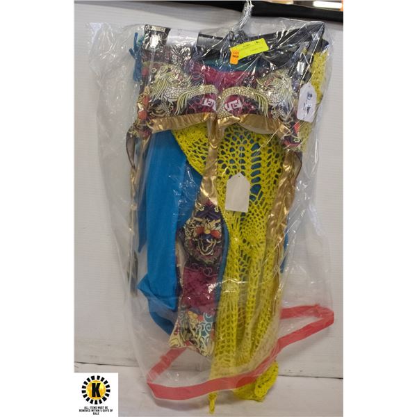 4 SWIM SUITS SIZE S