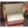 Image 1 : NEWLY ASSEMBLED TATAMI LEATHERETTE PET SOFA