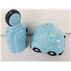 Image 2 : HAND PAINTED TEAL CAR & GAS PUMP SALT & PEPPER